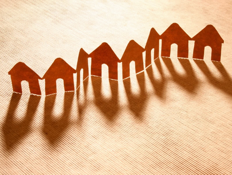 Paper Chain Neighborhood